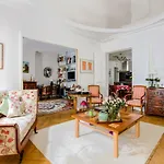Charming Apartment - District Vaugirard By Weekome